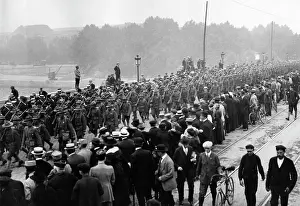 Doughboy: Arrival of American troops at Paris, 1917