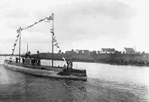 Valuable: Arrival of the commercial submarine Germany in Bremen