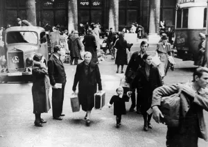 Expulsion: Arrival of the Iran-Germans in Vienna, 1941
