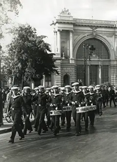 Bahnhof: Arrival of the Marinewache at Lehrter Bahnhof in Berlin