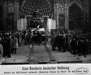 Ramp: Arrival of the new bell of the Cathedral, 1924