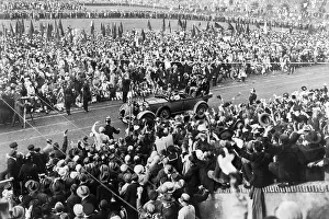 Cheered: Arrival of the ocean plane after the Atlantic crossing in Br