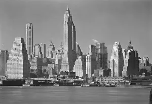 Quays: Art Deco style skyscrapers dominate Lower