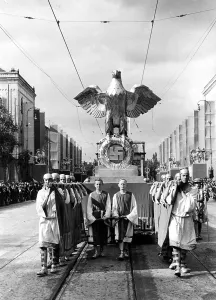 Floats: Art in National Socialism: Processions