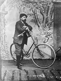 Schnitzler: Arthur Schnitzler with bicycle