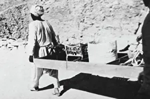 Carnarvon: Artifacts being removed from the tomb of Tutankhamen