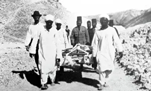 Carnarvon: Artifacts being removed from the tomb of Tutankhamen