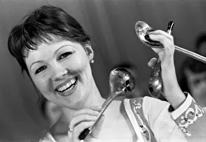 Larisa: Artist Larisa Nezmadova