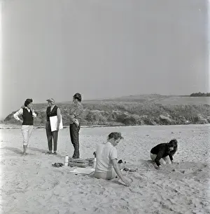 Ives: Artists on the beach at St Ives, Cornwall