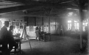 Gieen: Artist's workshop in a prisoner of war camp, 1916