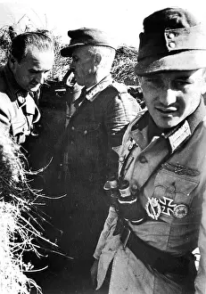 Axmann: Artur Axmann with soldiers, Eastern Front, WW2