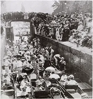 Boulters: Ascot Sunday in Boulter's Lock 1908