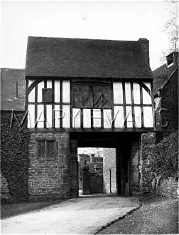 Gatehouses: ASHBY-ST-LEDGER GATEWAY