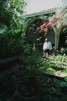 Nadir: Asil Nadir In The Garden Of