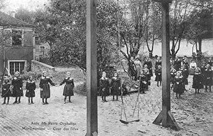 Petits: Asile de Petits Orphelins, Menilmontant, Paris