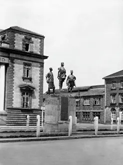 Plinth: Askari War Memorial, Nairobi, Kenya, East Africa