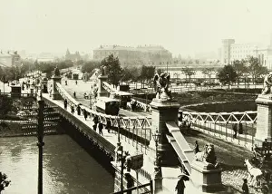 Pylons: Aspernbrucke in Vienna