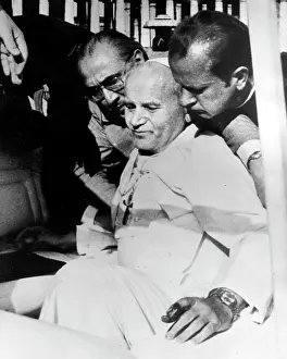 Circling: Assassination Attempt on Pope
