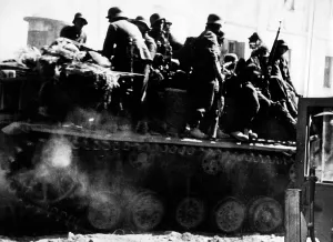 Vistula: Assault gun during the fights on the Vistula River, 1944