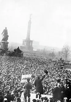 Walther: Assembly at the Siegessaule - Victory Column in Berlin, 1933