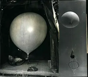 Wetness: Astronaut - Comets - NASA - Space - Spacecraft - UFOs