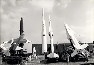 Nike: Astronaut - Comets - NASA - Space - Spacecraft - UFOs