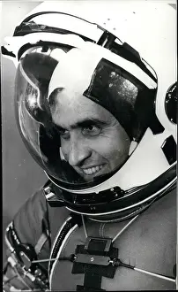 Averted: Astronaut - Comets - NASA - Space - Spacecraft - UFOs