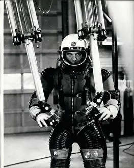 Spaceman: Astronaut - Comets - NASA - Space - Spacecraft - UFOs