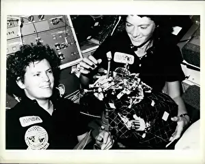 Bungee: Astronaut - Comets - NASA - Space - Spacecraft - UFOs