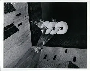 Lowers: Astronaut - Comets - NASA - Space - Spacecraft - UFOs