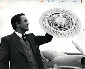 Experimenting: Astronaut - Comets - NASA - Space - Spacecraft - UFOs
