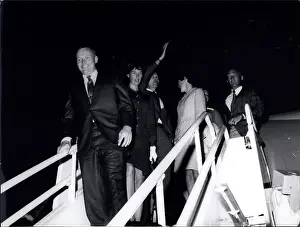 Spacemen: Astronaut - Comets - NASA - Space - Spacecraft - UFOs