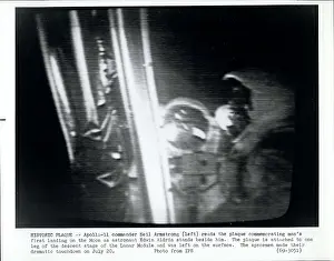 Touchdown: Astronaut - Comets - NASA - Space - Spacecraft - UFOs