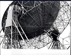 Spaceman: Astronaut - Comets - NASA - Space - Spacecraft - UFOs