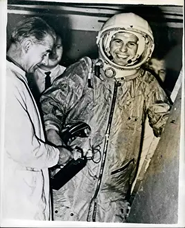 Precisely: Astronaut - Comets - NASA - Space - Spacecraft - UFOs
