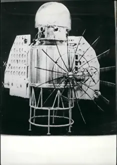 Supplying: Astronaut - Comets - NASA - Space - Spacecraft - UFOs
