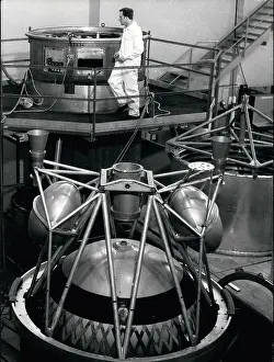 Erno: Astronaut - Comets - NASA - Space - Spacecraft - UFOs