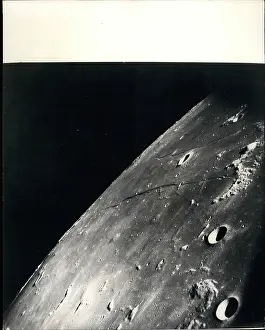 Scarp: Astronaut - Comets - NASA - Space - Spacecraft - UFOs