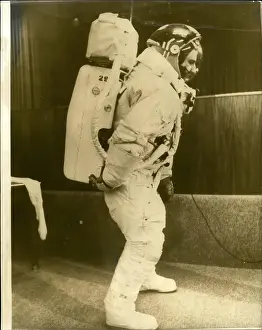 Fits: Astronaut - Comets - NASA - Space - Spacecraft - UFOs