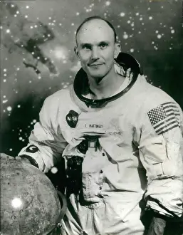 Mauro: Astronaut - Comets - NASA - Space - Spacecraft - UFOs