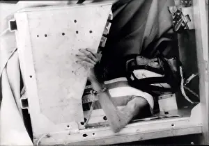 Martine: Astronaut - Comets - NASA - Space - Spacecraft - UFOs