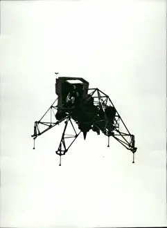 Ellington: Astronaut - Comets - NASA - Space - Spacecraft - UFOs