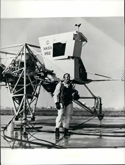 Ellington: Astronaut - Comets - NASA - Space - Spacecraft - UFOs