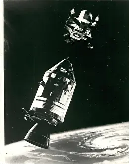Colds: Astronaut - Comets - NASA - Space - Spacecraft - UFOs