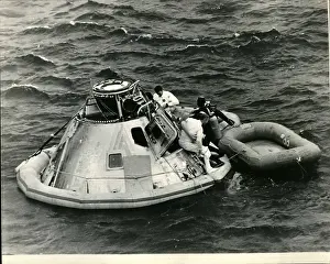 Splashdown: Astronaut - Comets - NASA - Space - Spacecraft - UFOs