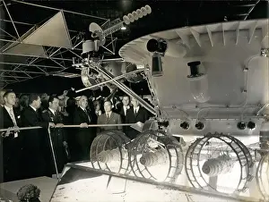 Lunokhod: Astronaut - Comets - NASA - Space - Spacecraft - UFOs