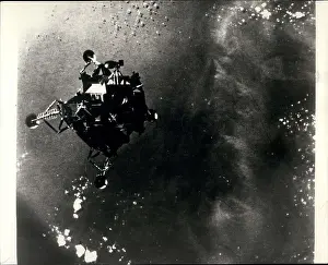 Docking: Astronaut - Comets - NASA - Space - Spacecraft - UFOs