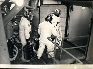Irvin: Astronaut - Comets - NASA - Space - Spacecraft - UFOs