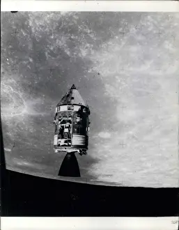 Excellent: Astronaut - Comets - NASA - Space - Spacecraft - UFOs