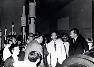 Mothership: Astronaut - Comets - NASA - Space - Spacecraft - UFOs